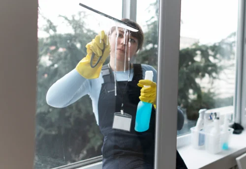 Nettoyage de vitres intérieures et extérieures au Russey